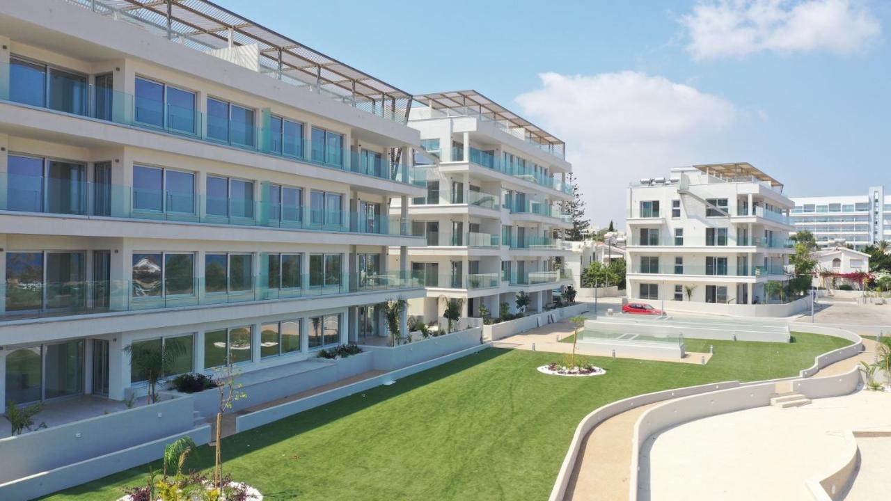 Emerald Suites Протарас Екстер'єр фото