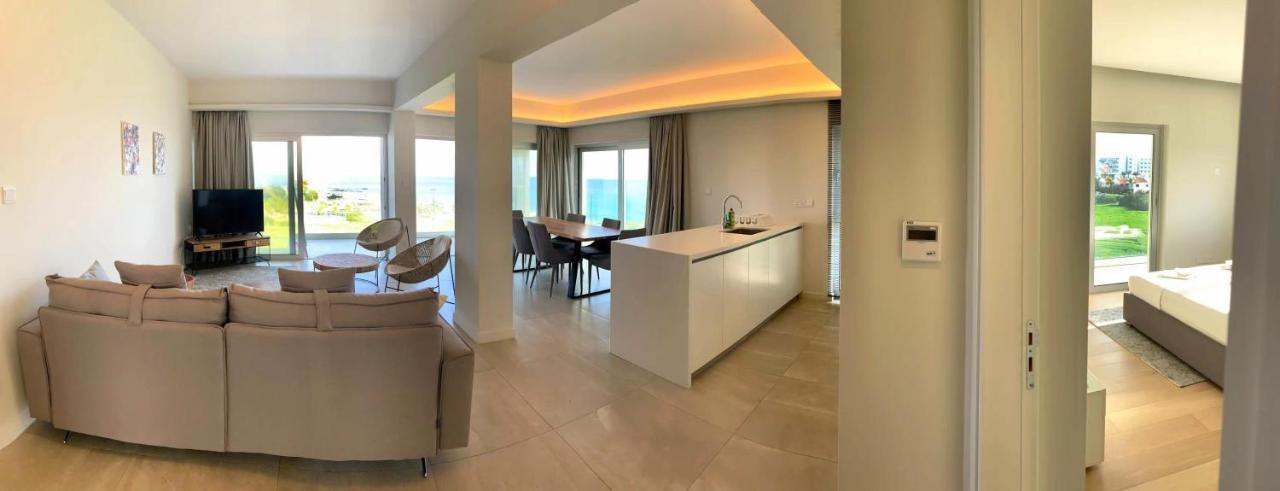 Emerald Suites Протарас Екстер'єр фото