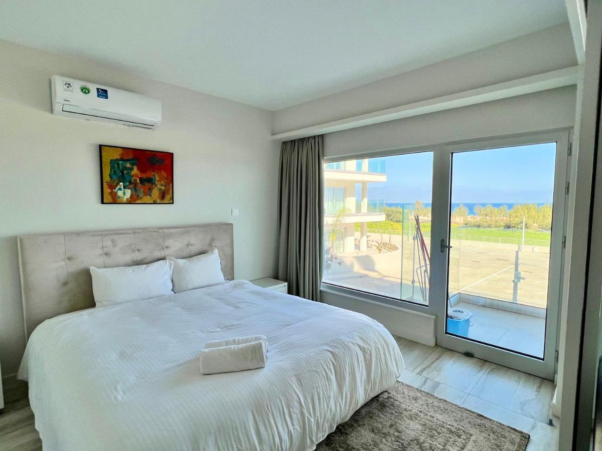 Emerald Suites Протарас Екстер'єр фото