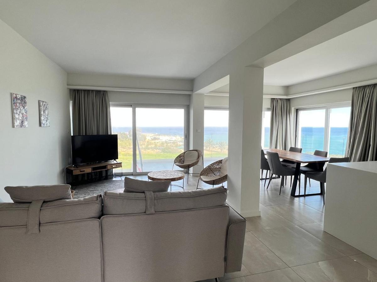 Emerald Suites Протарас Екстер'єр фото