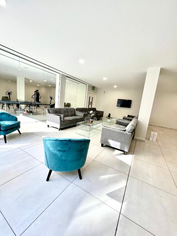 Emerald Suites Протарас Екстер'єр фото