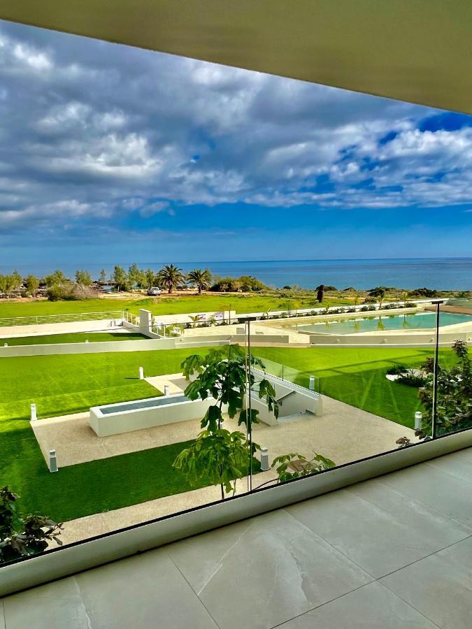 Emerald Suites Протарас Екстер'єр фото