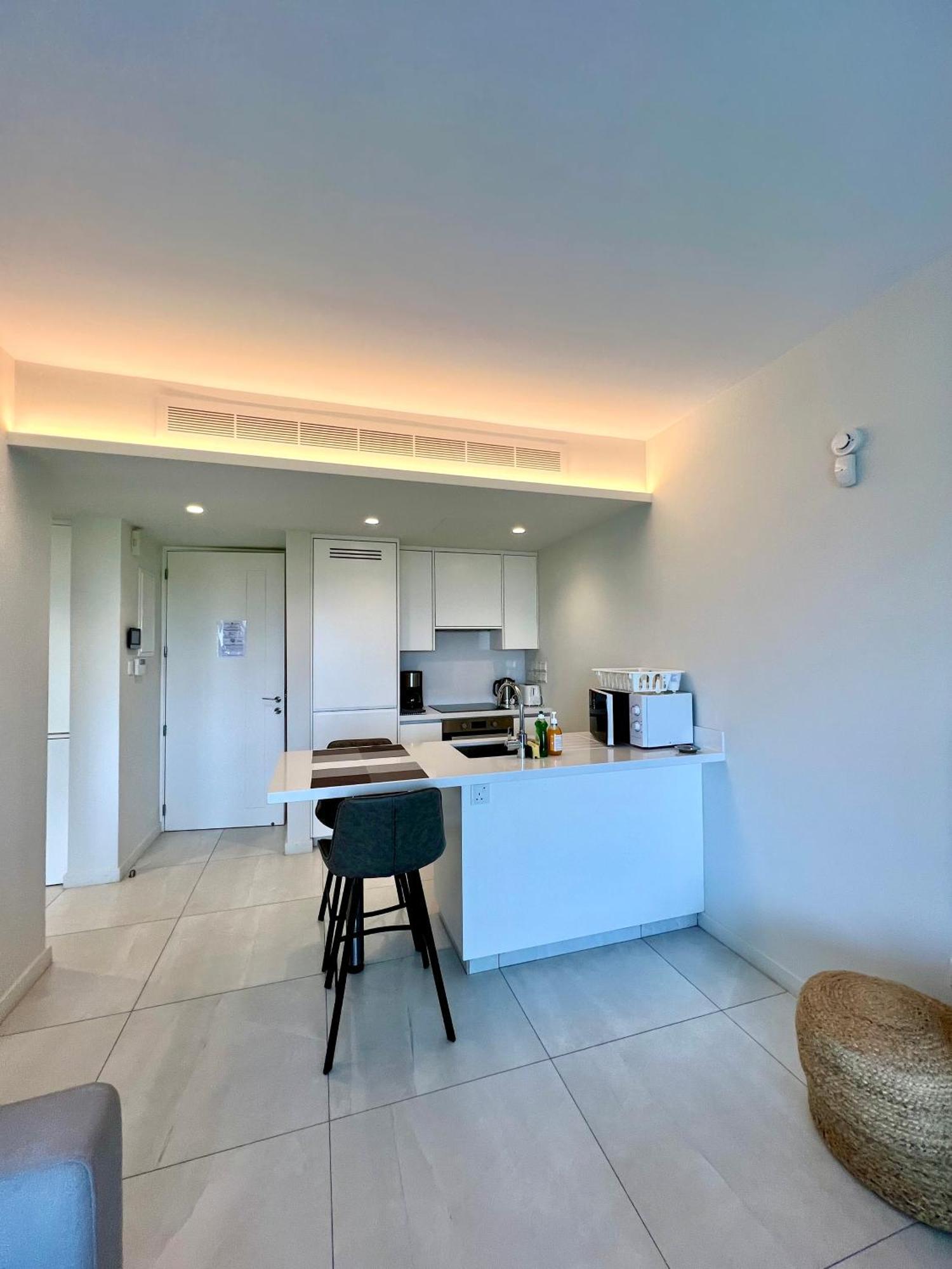 Emerald Suites Протарас Екстер'єр фото
