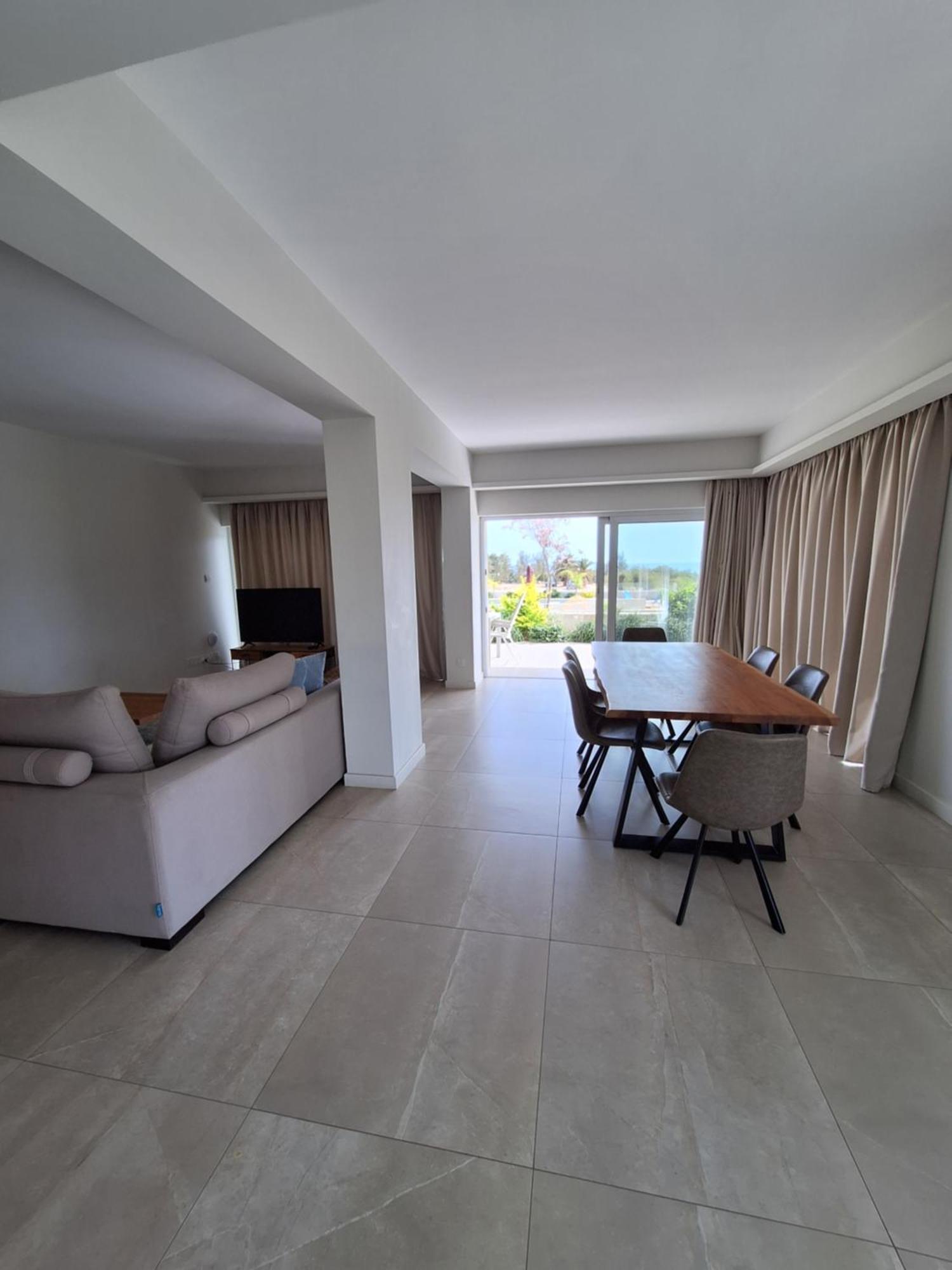 Emerald Suites Протарас Екстер'єр фото