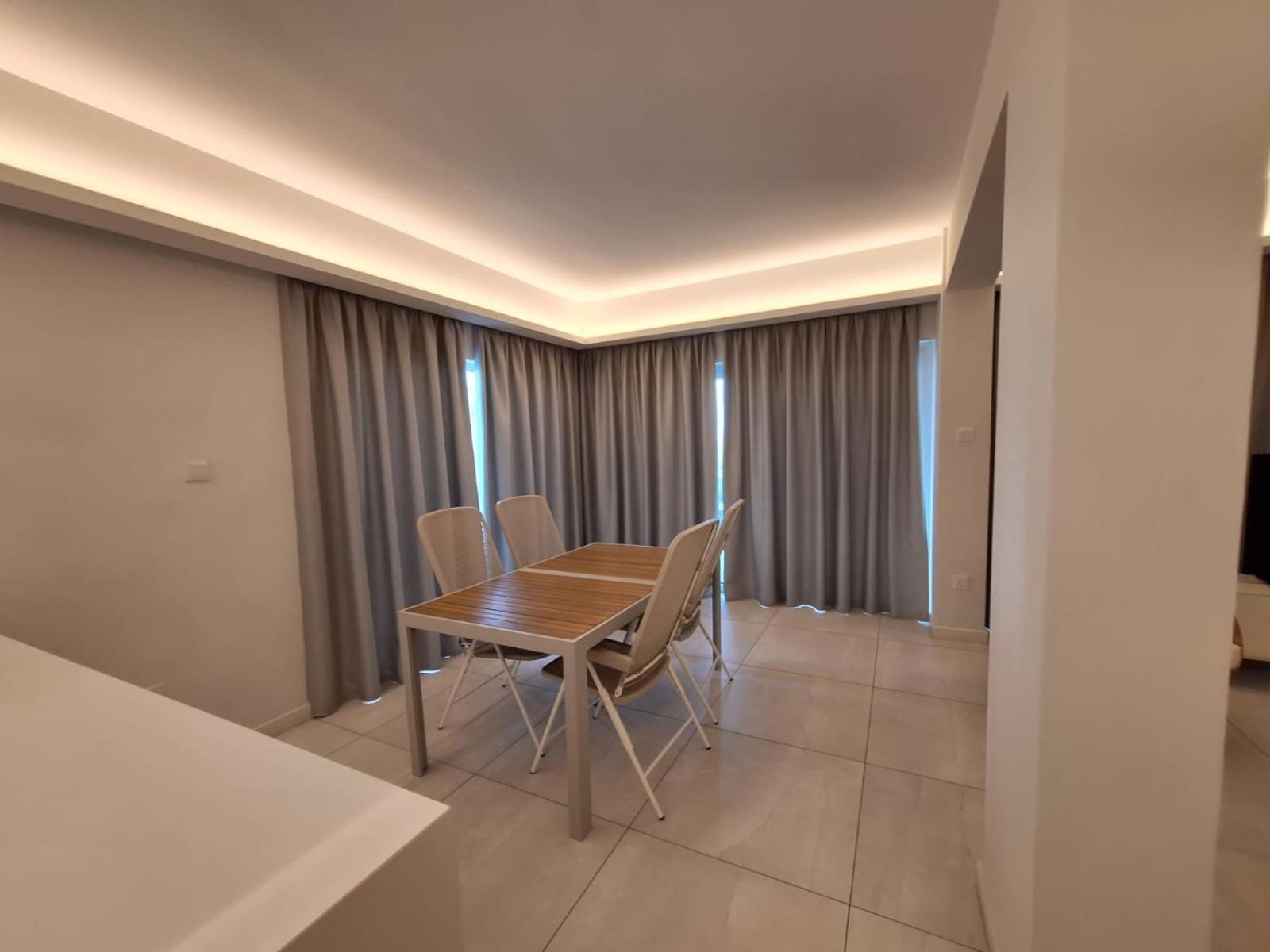 Emerald Suites Протарас Екстер'єр фото