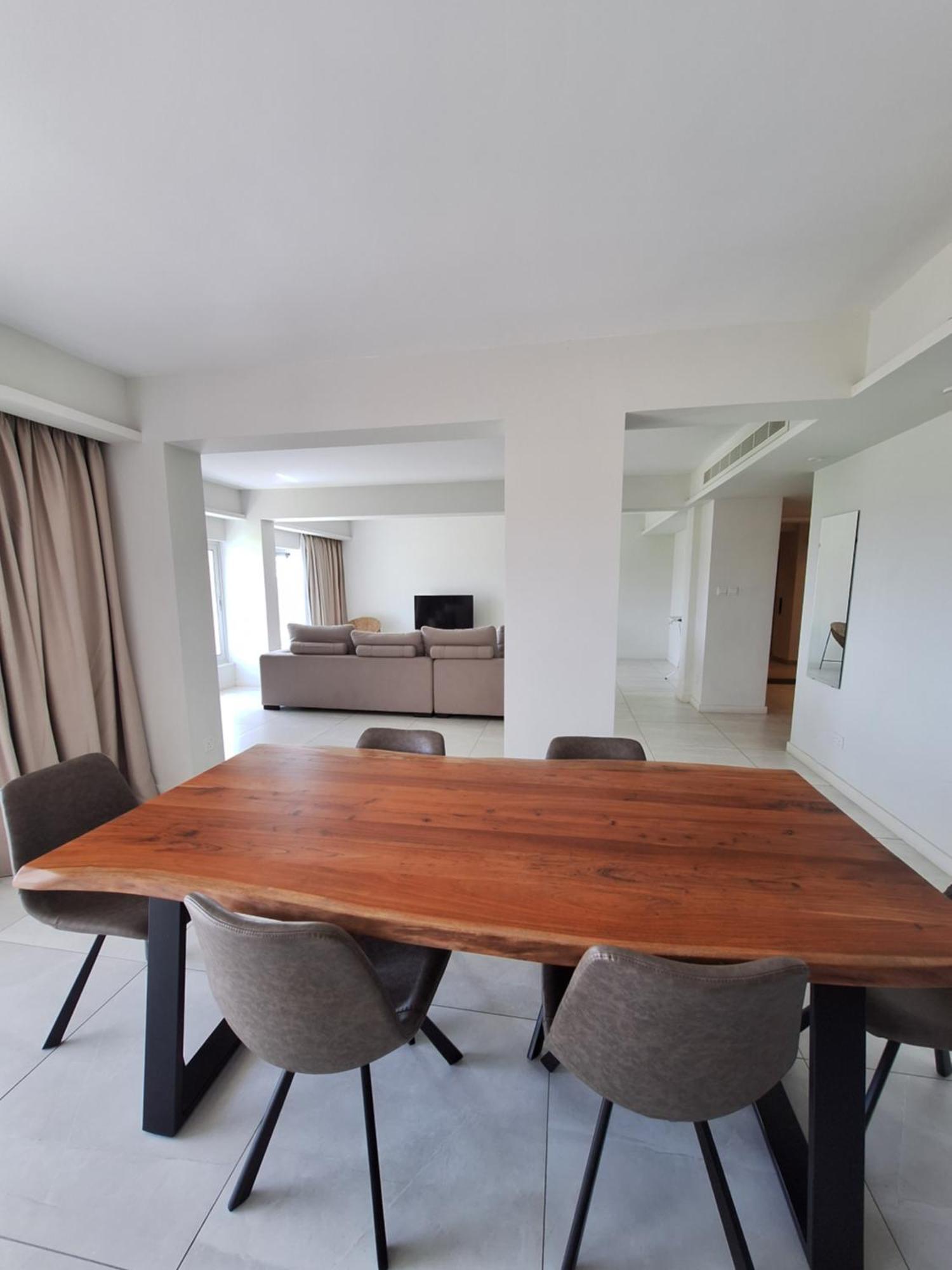 Emerald Suites Протарас Екстер'єр фото