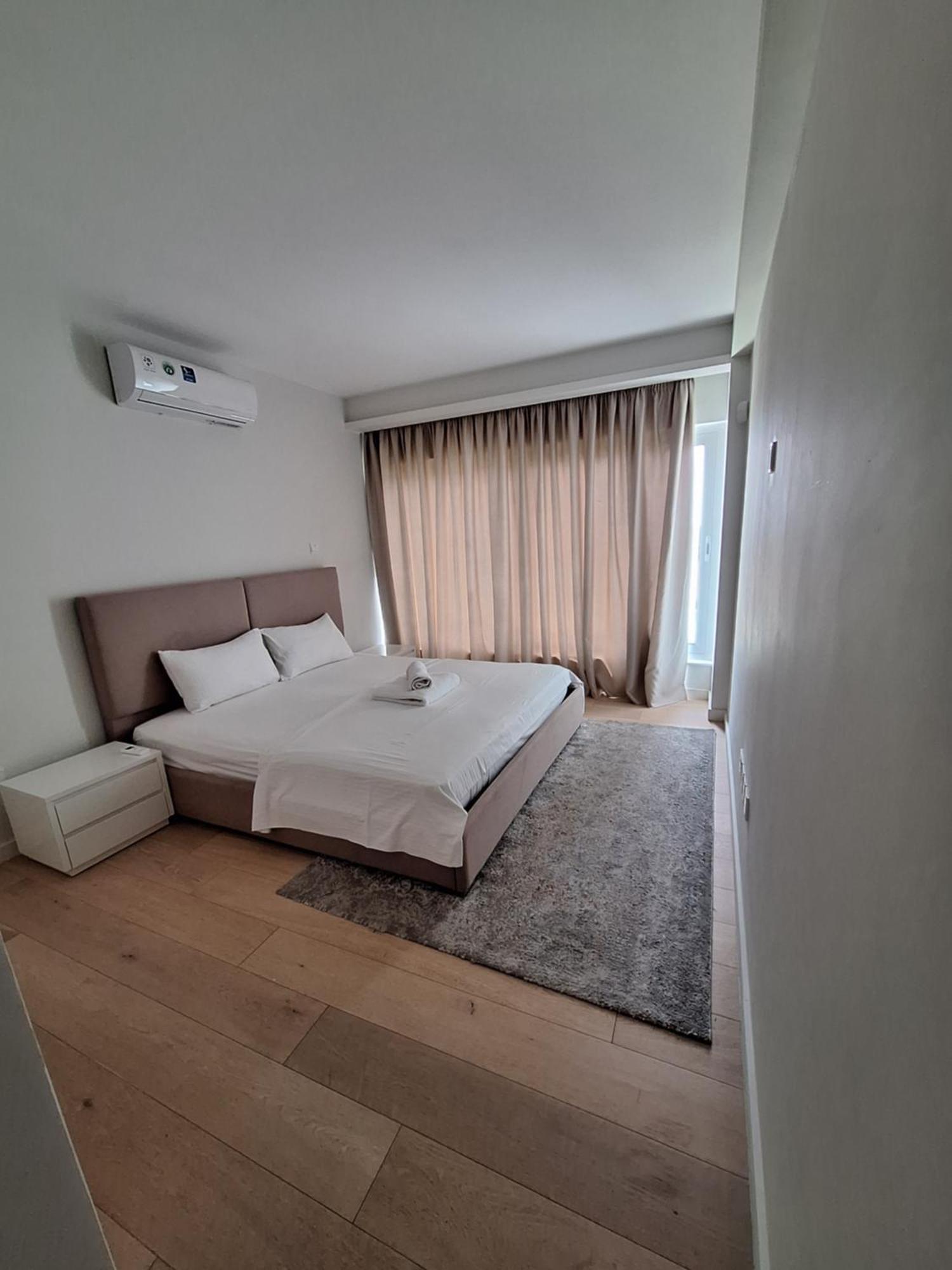 Emerald Suites Протарас Екстер'єр фото